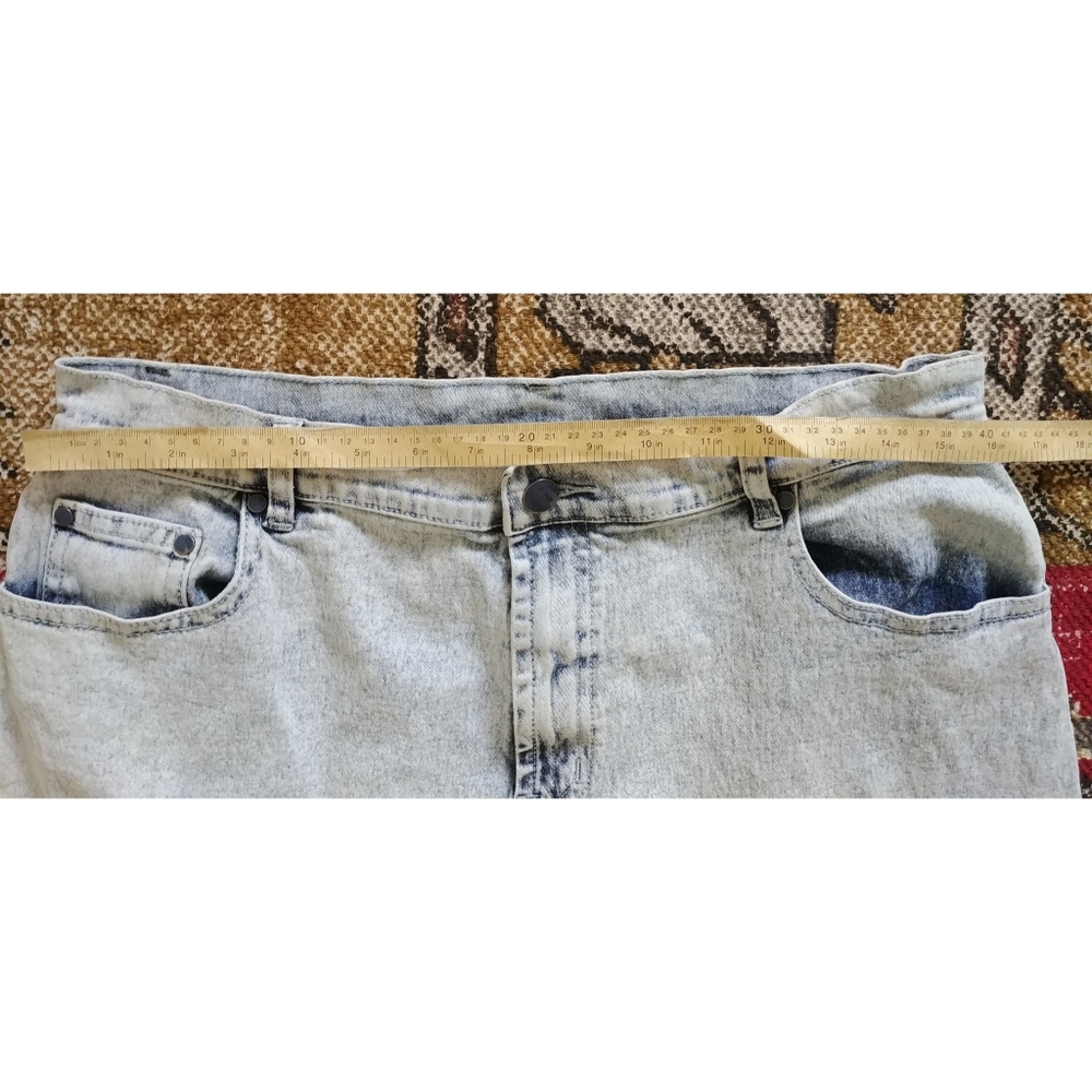 Light acid wash denim skirt - Picture 4 of 5